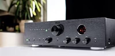 Magnat MA 700, high-end hybride versterker met buisvoorversterker en transistor-eindniveau