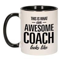 Awesome coach / Geweldige coach mok / beker zwart wit 300 ml - Cadeau mokken   - - thumbnail