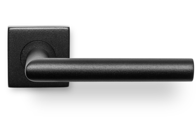 Deurklink Uno zwart basis op vierkant rozet geveerd Deurklink Uno zwart basis op vierkant rozet geveerd