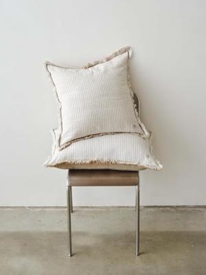 Marc O'Polo Fine Stripe Dark sand sierkussen