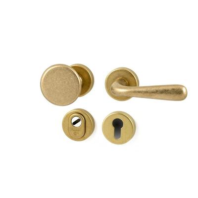 Hardbrass Monza-Silvia voordeurbeslag rechts SKG3 met kerntrekbeveiliging - messing getrommeld