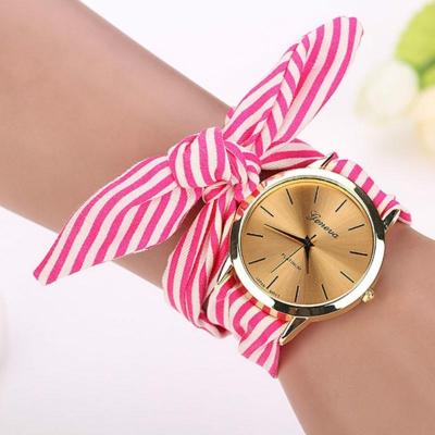 Vrouwenmode gestreepte stof riem quartz horloge (Rose rood)