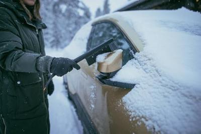 Fiskars Solid Sneeuwborstel en ijskrabber voor de auto - 1078496