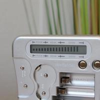 Universele accutester met digitaal display - thumbnail