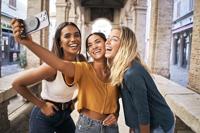 Cellularline Smartphonehouder Zwart Bluetooth - thumbnail