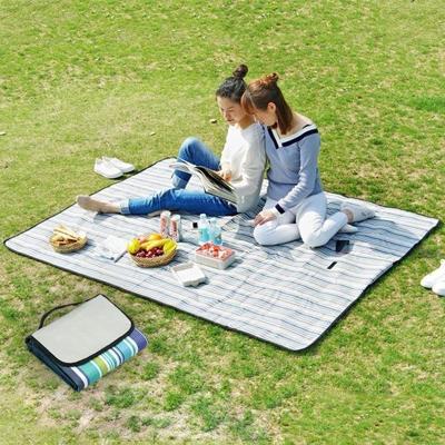 600D waterdichte Oxford opvouwbare doek Outdoor strand Camping Mat Picknickkleed. grootte: 150 * 150cm willekeurige kleur levering
