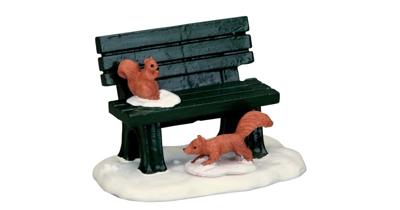 Lemax park bench in winter kerstdorp accessoire Caddington Village 2015