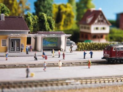 NOCH 44201 Z Reizigers figuren Geverfd, Staand