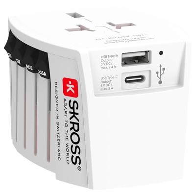 Innovatieve 2-polige wereldreisadapter met geïntegreerde dubbele USB-oplader (1x USB C & 1 x USB)