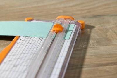 https://www.cchobby.nl/fiskars-papiersnijder-afm-30x31-cm-1-stuk