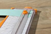 https://www.cchobby.nl/fiskars-papiersnijder-afm-30x31-cm-1-stuk - thumbnail