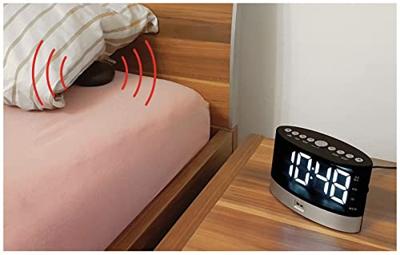 Soundmaster UR580SW wekkerradio voor slechthorenden en diepe slapers, draadloos trilkussen, gangreserve, dimbaar display, FM-radio USB