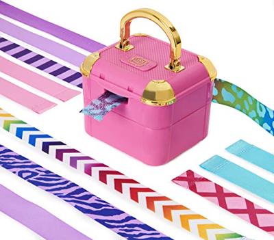 Cool Maker , Hollywood Hair Extension Maker met 12 aanpasbare extensions en accessoires, voor kinderen vanaf 8 jaar Cool Maker , Hollywood Hair Extension Maker met 12 aanpasbare extensions en accessoires, voor kinderen vanaf 8 jaar