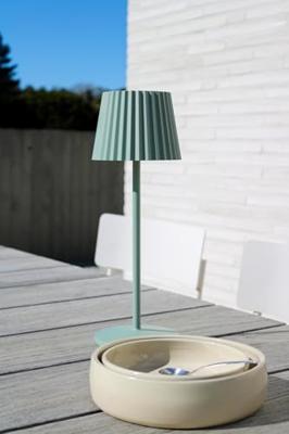Lucide JUSTINE - Oplaadbare Tafellamp Binnen/Buiten - Accu/Batterij - LED Dimb. - 1x2W 2700K - IP54 - Met draadloos oplaadstation - Groen Lucide JUSTINE - Oplaadbare Tafellamp Binnen/Buiten - Accu/Batterij - LED Dimb. - 1x2W 2700K - IP54 - Met draadloos oplaadstation - Groen