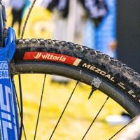 Vittoria mezcal xc race 29x2.40" tlr graphene 2.0 folding tire - thumbnail
