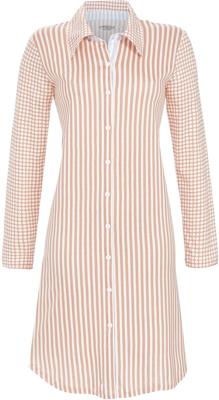 Roze stippen en strepen doorknoopnachthemd