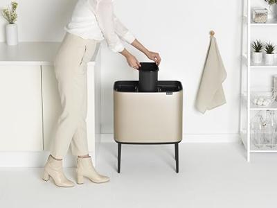 Brabantia Bo Touch Bin Afvalemmer 33 Liter (3x11 Liter) Crème Brabantia Bo Touch Bin Afvalemmer 33 Liter (3x11 Liter) Crème