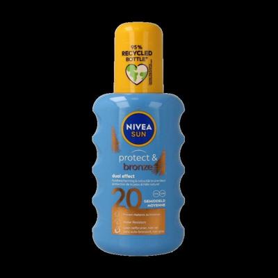 Nivea Sun protect & bronze zonnespray SPF20 200 Milliliter Nivea Sun protect & bronze zonnespray SPF20 200 Milliliter