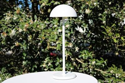 Lucide JOY - Oplaadbare Tafellamp Binnen/Buiten - Accu/Batterij - Ø 12 cm - LED Dimb. - 1x1,5W 3000K - IP54 - Wit Lucide JOY - Oplaadbare Tafellamp Binnen/Buiten - Accu/Batterij - Ø 12 cm - LED Dimb. - 1x1,5W 3000K - IP54 - Wit