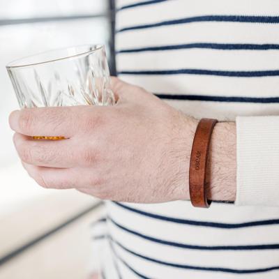 Leren armband met naam heren Bruin - 21 cm Leren armband met naam heren Bruin - 21 cm