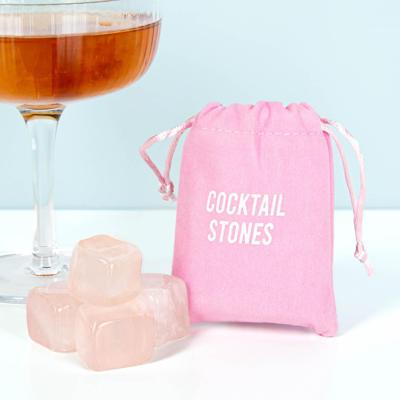 Cocktail koelstenen van rozenkwarts (set van 6) Cocktail koelstenen van rozenkwarts (set van 6)
