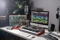 IK Multimedia Uno Synth Pro synthesizer - thumbnail
