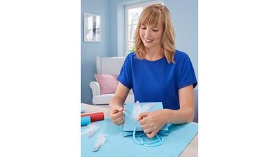 tesa 57318-00002-04 tesafilm Kristalhelder Transparant (l x b) 10 m x 15 mm 1 stuk(s) tesa 57318-00002-04 tesafilm Kristalhelder Transparant (l x b) 10 m x 15 mm 1 stuk(s)