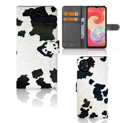 Samsung Galaxy A04e | Telefoonhoesje | Met pasjeshouder | Koeienvlekken