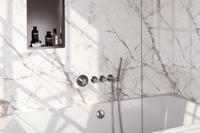 Brushed Edition thermostatische inbouw badkraan SET 01: badvulcombinatie, staaf handdouche, doucheslang, wandaansluitbocht PVD RVS - thumbnail