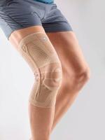 Bauerfeind GenuTrain Kniebrace - 2 - Beige - thumbnail