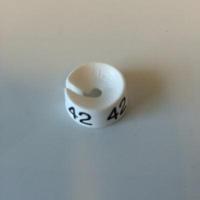 MB wit/zwart 42 voor op kledinghanger - thumbnail