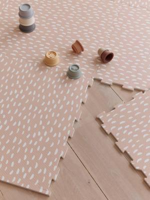 Groot tapijt met 9 schuimtegels rozen