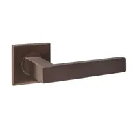 Intersteel DeurklinkQ 05 op vierkant rozet brons - 1343.103502 - thumbnail