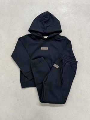 Cou7ure Essentials Rubber Trainingspak Kids Zwart - Maat 152 - Kleur: Zwart | Soccerfanshop