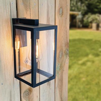 Brooks Dimbare Wandlamp zwart - Wandlantaarn - Voor binnen en buiten - E27 Fitting - Max 60 Watt - IP44 Waterdicht Brooks Dimbare Wandlamp zwart - Wandlantaarn - Voor binnen en buiten - E27 Fitting - Max 60 Watt - IP44 Waterdicht