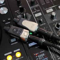 Xvive U3D dubbel draadloos systeem voor handheld microfoons - thumbnail