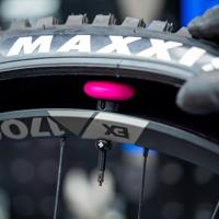 Muc-Off stealth tubeless tag holder & 44mm valve kit - thumbnail