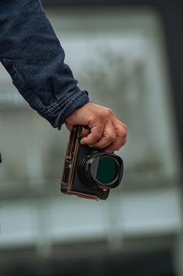PolarPro MagFlip Hood - 28mm + 43mm - Leica Q3 - Black
