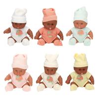 Lobbes Babypopje met wafelpakje en muts - thumbnail