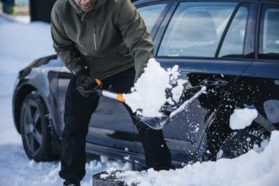 Fiskars X-serie autosneeuwschep 1057393 - thumbnail