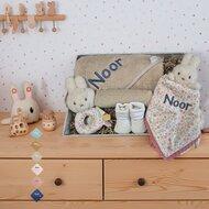 Babymand Kraamcadeau nijntje met naam