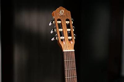 Ortega Family Series RCE125SN elektrisch-akoestische klassieke gitaar naturel met gigbag