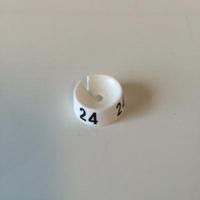 MB wit/zwart 24 voor op kledinghanger - thumbnail