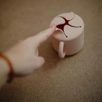 MUSHIE silicone snackbeker rozen - thumbnail
