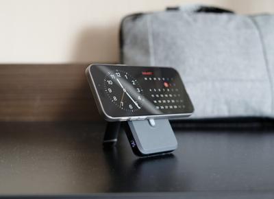 Xtorm uel Series 5 Power Pack wireless magnetic 10000 mAh Powerbank Zwart - thumbnail