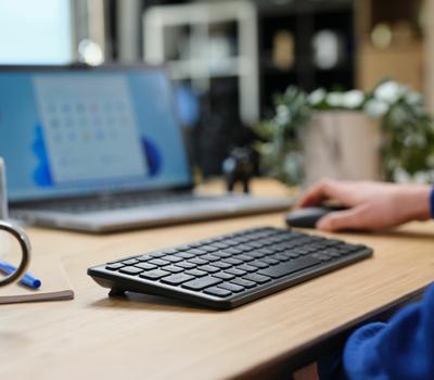 Draadloos toetsenbord Trust 25059 Zwart Qwerty Spaans - thumbnail