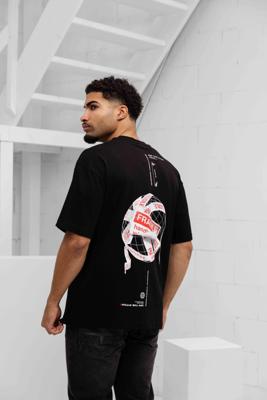 Off The Pitch Fragile World T-Shirt Heren Zwart - Maat L - Kleur: Zwart | Soccerfanshop