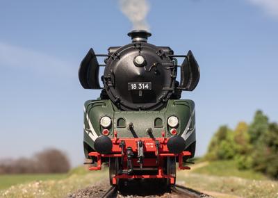 TRIX H0 25029 H0 stoomlocomotief BR 18 134 olie van de DR TRIX H0 25029 H0 stoomlocomotief BR 18 134 olie van de DR