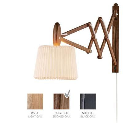 LE KLINT Sax 233-120S Wandlamp - Gerookt eiken met papieren kap - Zijdenwit LE KLINT Sax 233-120S Wandlamp - Gerookt eiken met papieren kap - Zijdenwit
