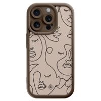 iPhone 13 Pro bruine case - Abstract faces - thumbnail
